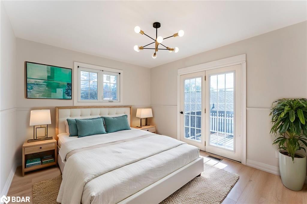 262 Duckworth Street, Barrie, ON - Indoor Photo Showing Bedroom