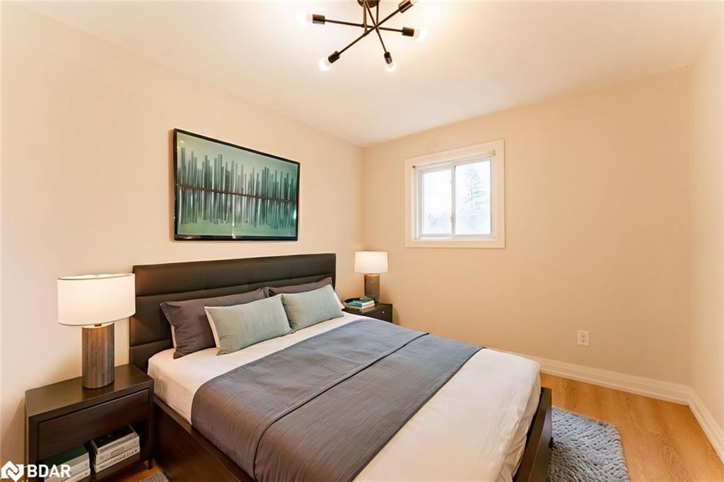 262 Duckworth Street, Barrie, ON - Indoor Photo Showing Bedroom