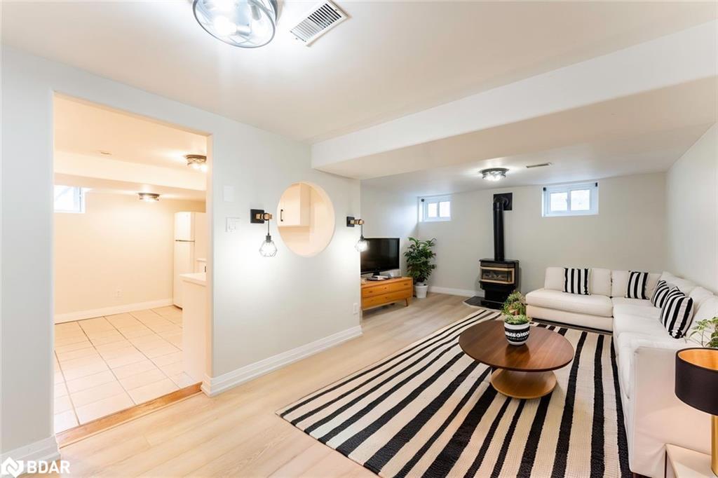 262 Duckworth Street, Barrie, ON - Indoor