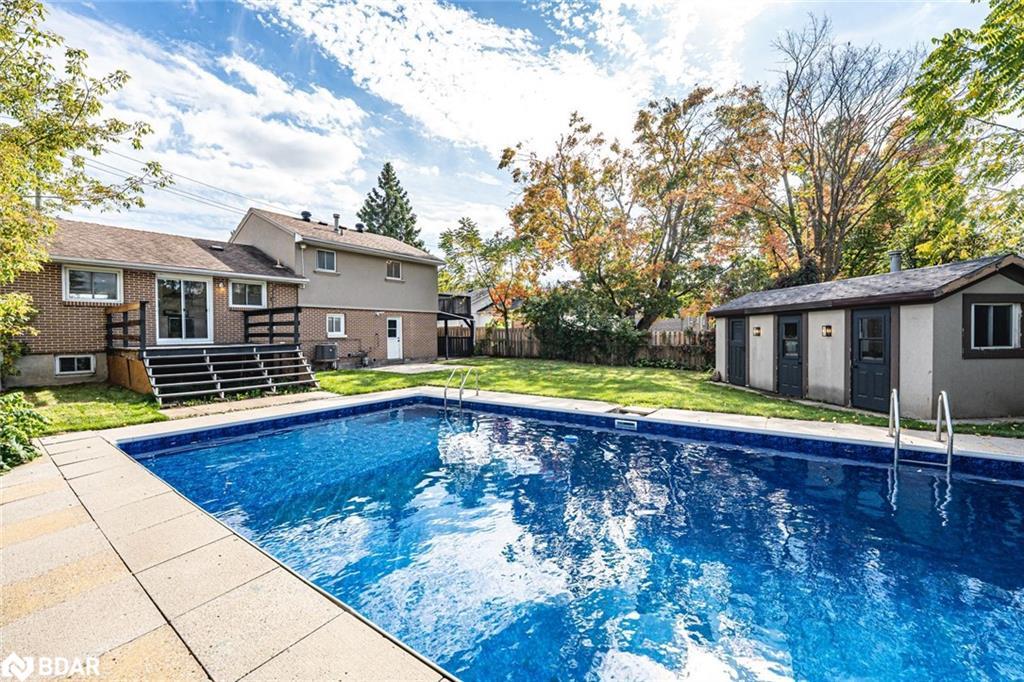 262 Duckworth Street, Barrie, ON - Outdoor With In Ground Pool With Backyard With Exterior