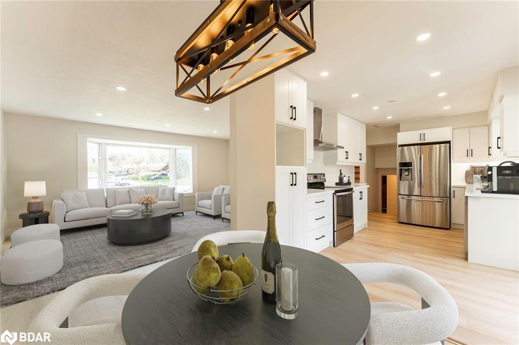 262 Duckworth Street, Barrie, ON - Indoor