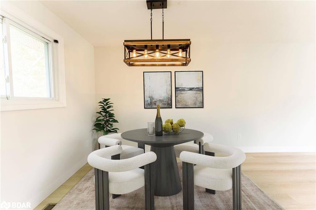 262 Duckworth Street, Barrie, ON - Indoor Photo Showing Dining Room
