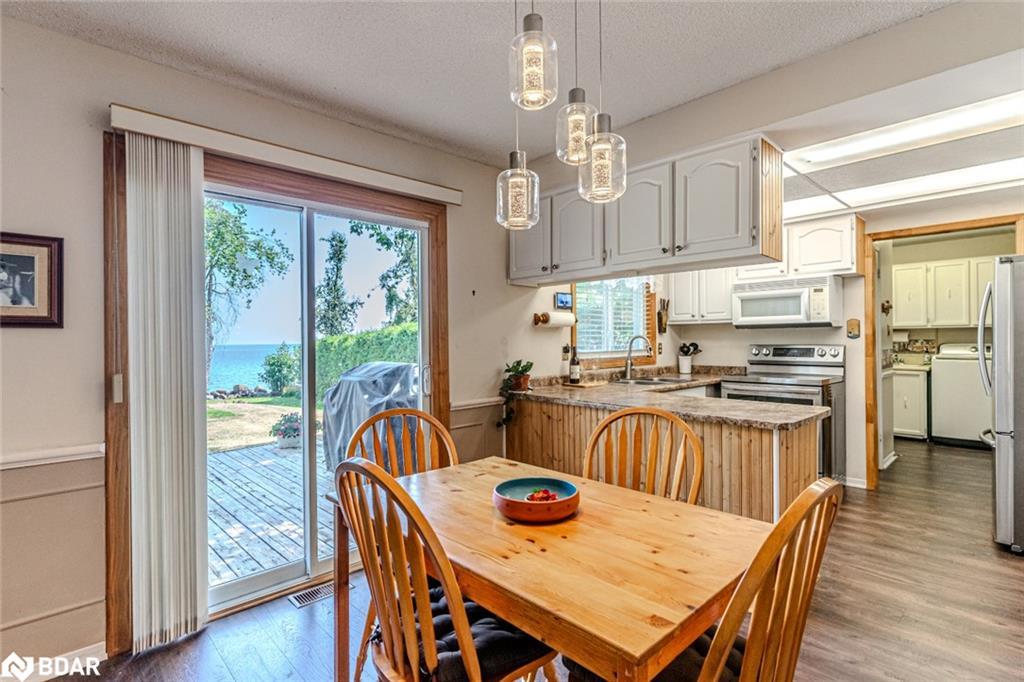 39 Grandview Crescent, Oro-Medonte, ON - Indoor Photo Showing Dining Room