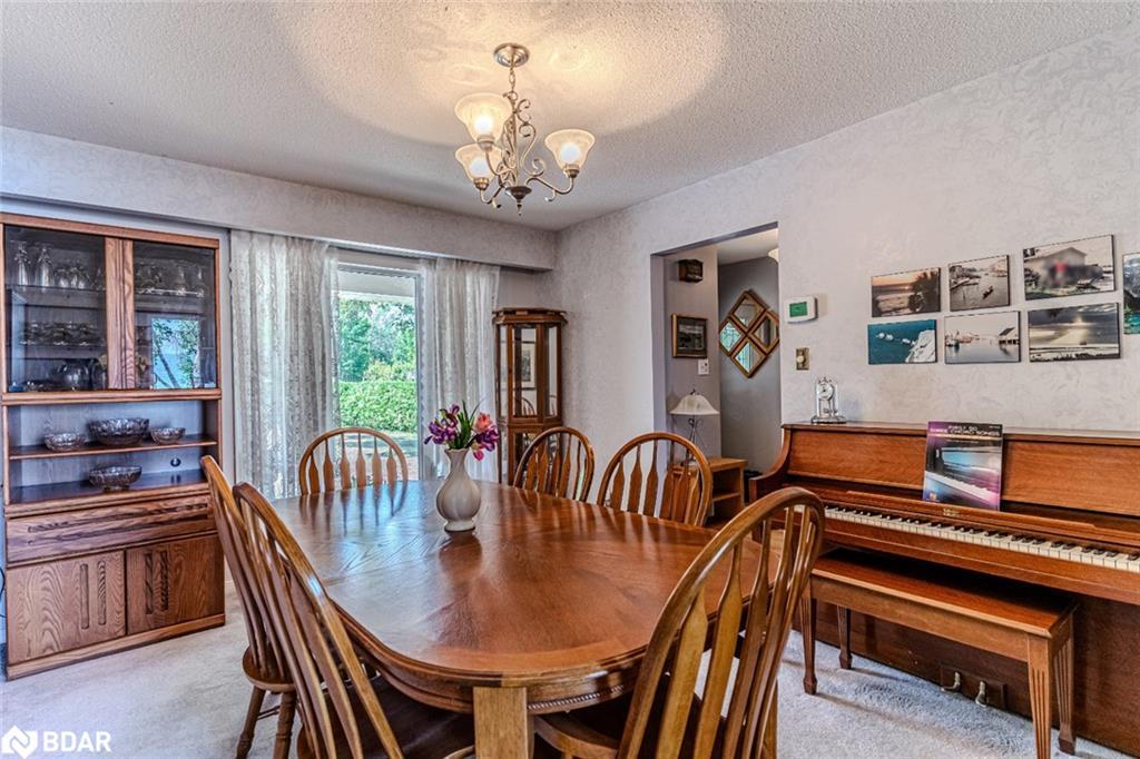 39 Grandview Crescent, Oro-Medonte, ON - Indoor Photo Showing Dining Room