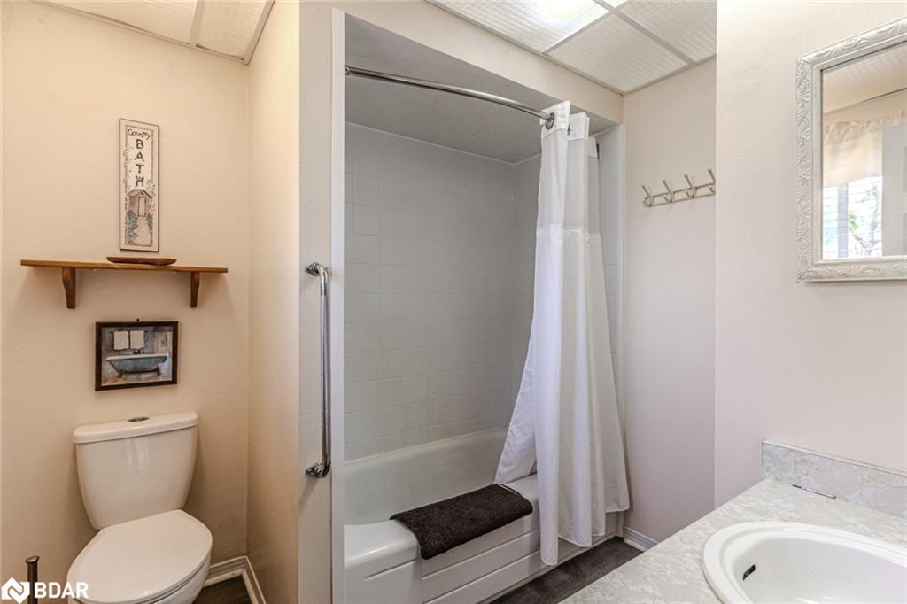 39 Grandview Crescent, Oro-Medonte, ON - Indoor Photo Showing Bathroom