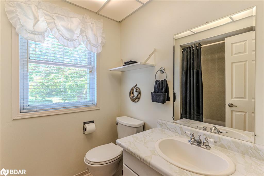 39 Grandview Crescent, Oro-Medonte, ON - Indoor Photo Showing Bathroom
