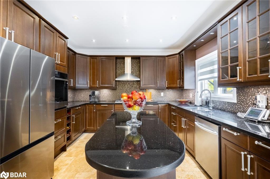 26 Emperor Drive, Brampton, ON - Indoor Photo Showing Kitchen With Upgraded Kitchen