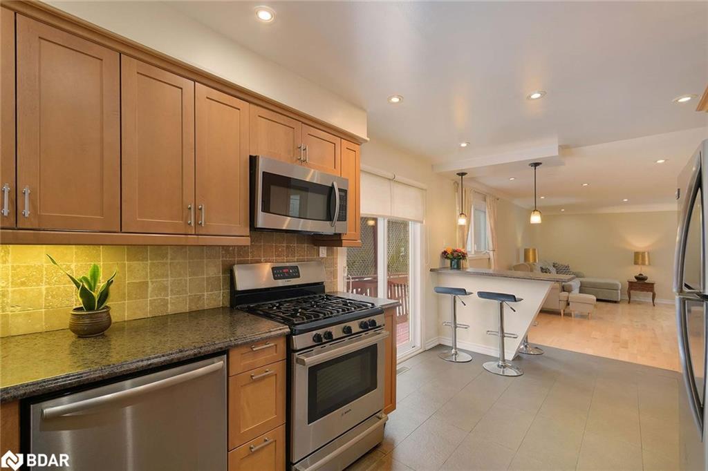 4207 Trapper Crescent, Mississauga, ON - Indoor Photo Showing Kitchen
