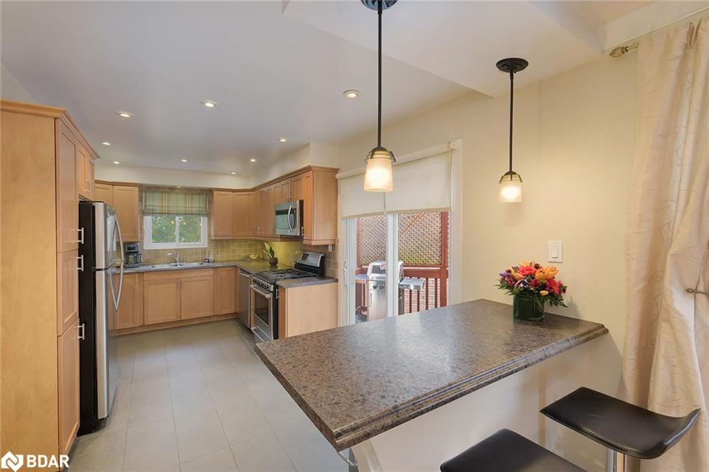 4207 Trapper Crescent, Mississauga, ON - Indoor Photo Showing Kitchen