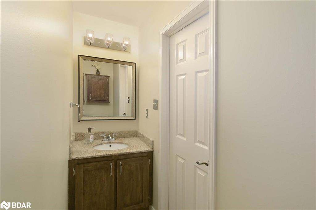 4207 Trapper Crescent, Mississauga, ON - Indoor Photo Showing Bathroom