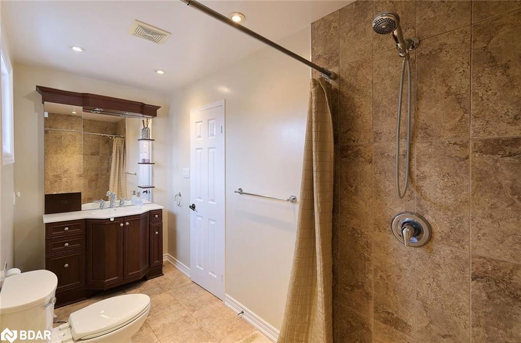 4207 Trapper Crescent, Mississauga, ON - Indoor Photo Showing Bathroom