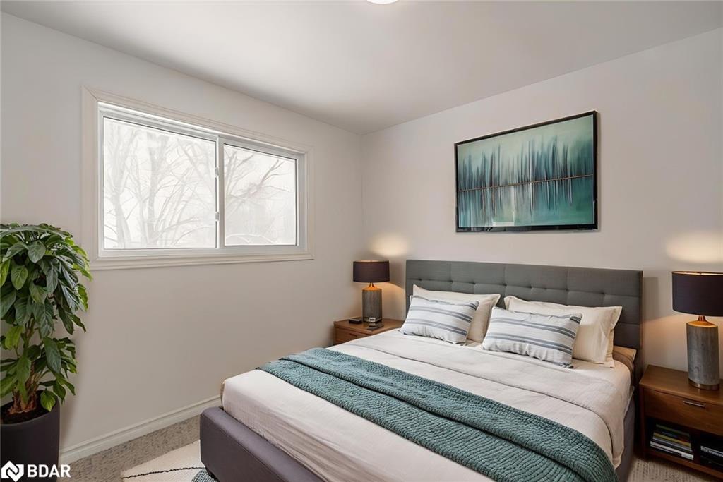 5853 Yonge Street, Innisfil, ON - Indoor Photo Showing Bedroom