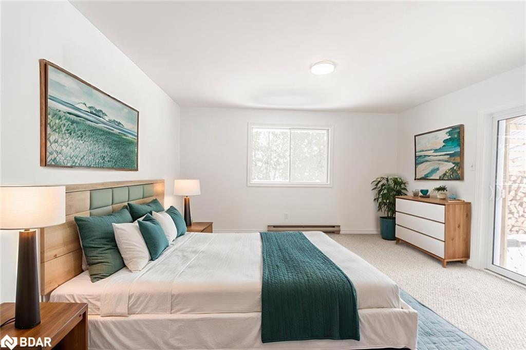 5853 Yonge Street, Innisfil, ON - Indoor Photo Showing Bedroom