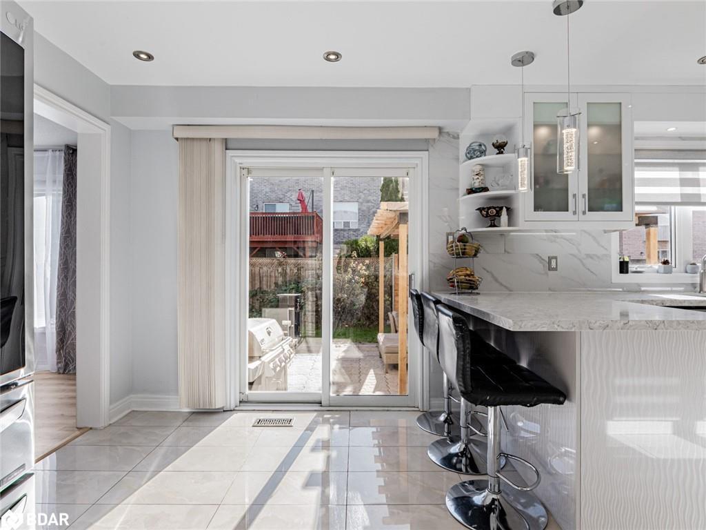 129 Flagstone Way, Newmarket, ON - Indoor