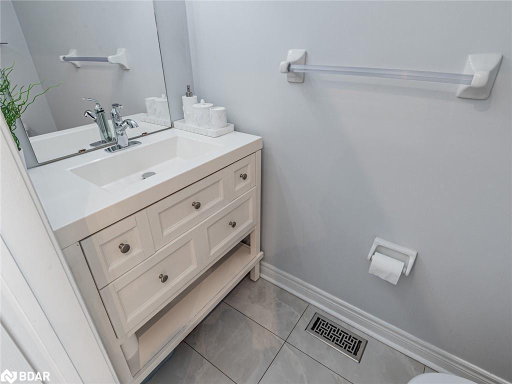 129 Flagstone Way, Newmarket, ON - Indoor Photo Showing Bathroom