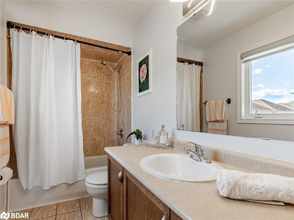 129 Flagstone Way, Newmarket, ON - Indoor Photo Showing Bathroom