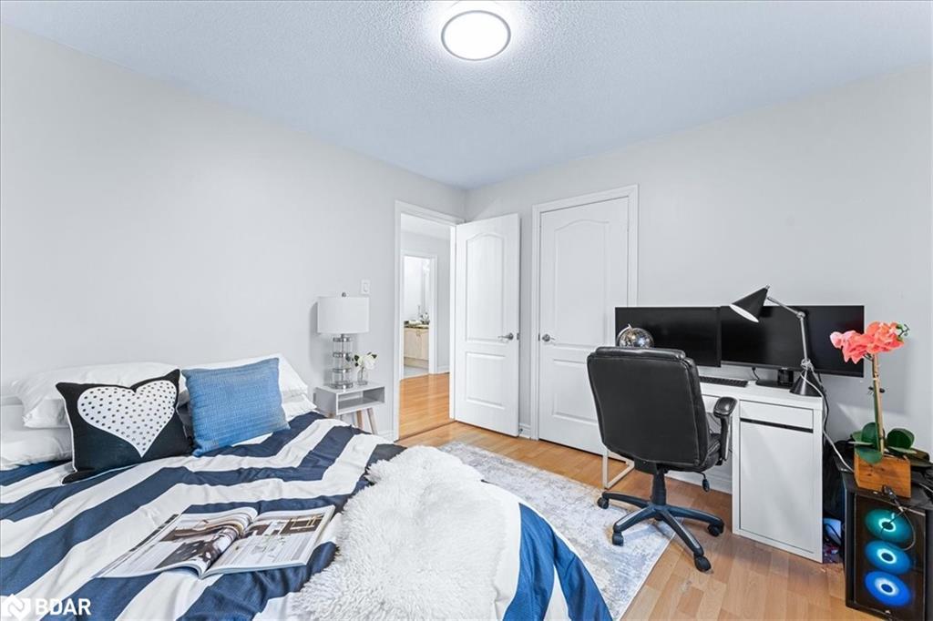 129 Flagstone Way, Newmarket, ON - Indoor Photo Showing Other Room