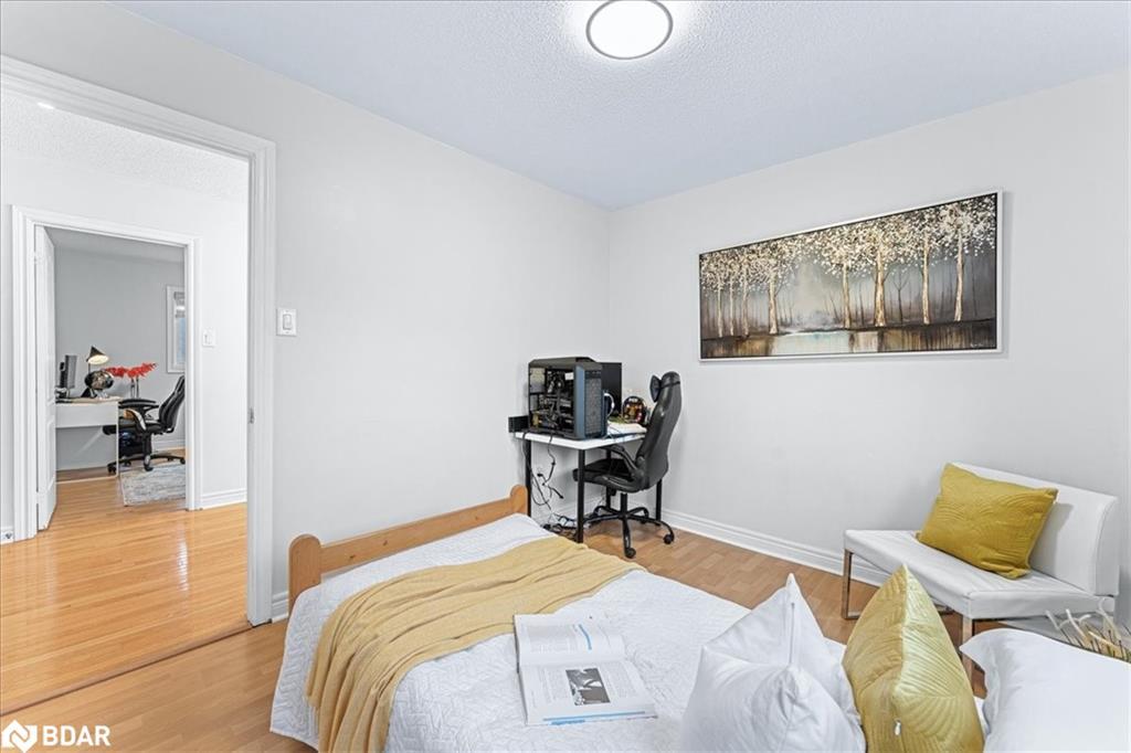 129 Flagstone Way, Newmarket, ON - Indoor Photo Showing Bedroom
