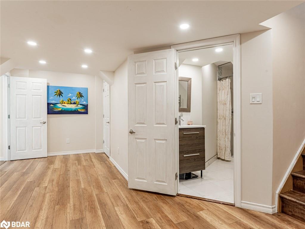 129 Flagstone Way, Newmarket, ON - Indoor Photo Showing Other Room