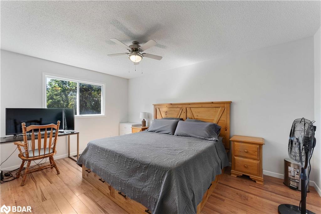 10 Carter Road, Barrie, ON - Indoor Photo Showing Bedroom