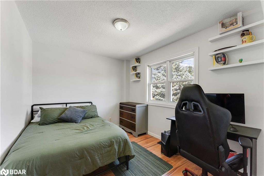 10 Carter Road, Barrie, ON - Indoor Photo Showing Bedroom