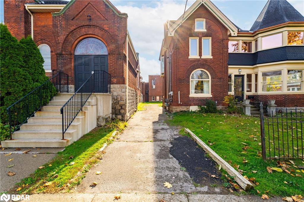 2-55 Cayuga Street, Brantford, ON - Outdoor