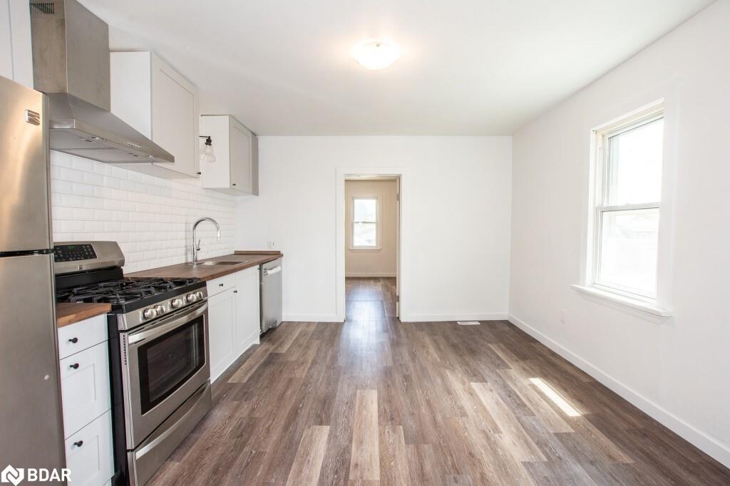 4-30 Classic Avenue, Welland, ON - Indoor Photo Showing Kitchen