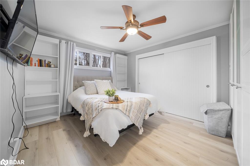 2035 Craig Road, Innisfil, ON - Indoor Photo Showing Bedroom