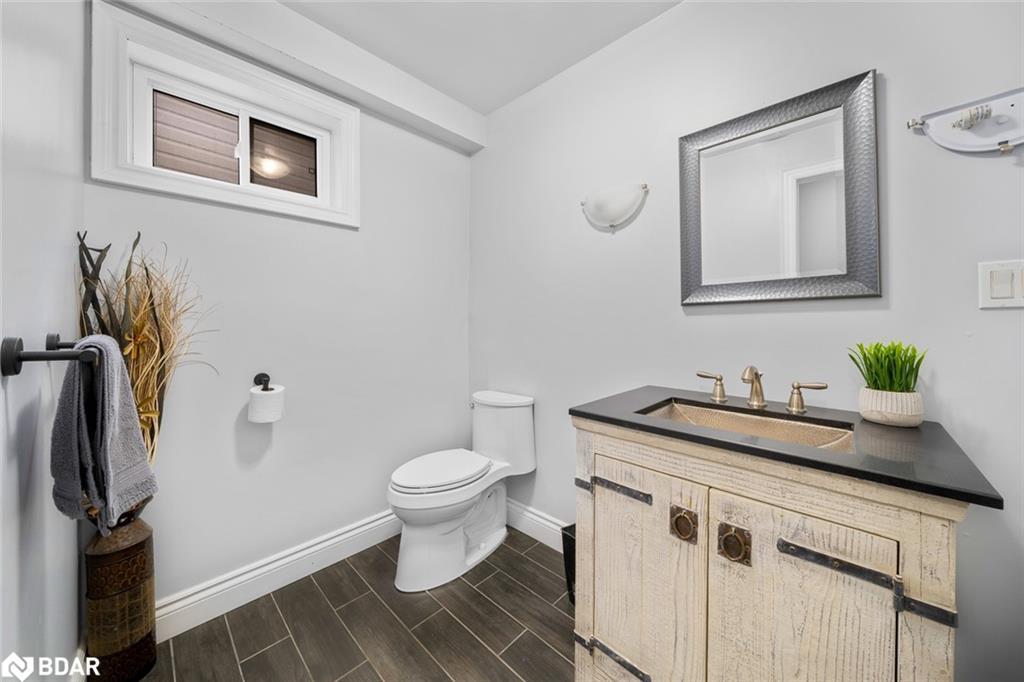 2035 Craig Road, Innisfil, ON - Indoor Photo Showing Bathroom