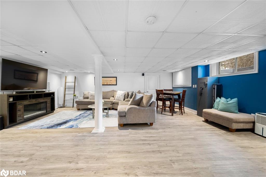 2035 Craig Road, Innisfil, ON - Indoor