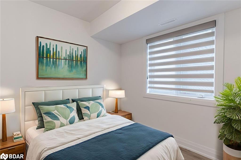 5-23 Hay Lane, Barrie, ON - Indoor Photo Showing Bedroom