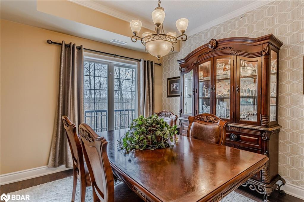 212-44 Ferndale Drive S, Barrie, ON - Indoor Photo Showing Dining Room