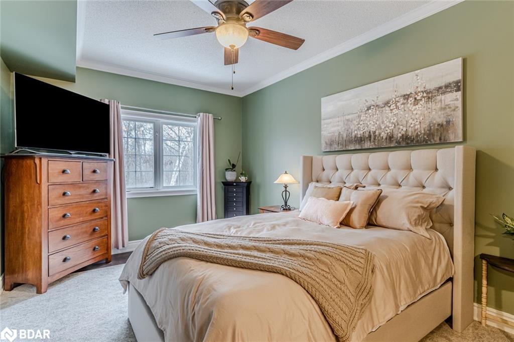 212-44 Ferndale Drive S, Barrie, ON - Indoor Photo Showing Bedroom