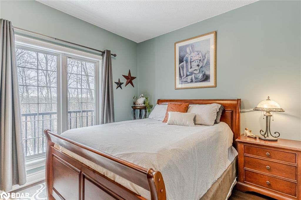 212-44 Ferndale Drive S, Barrie, ON - Indoor Photo Showing Bedroom
