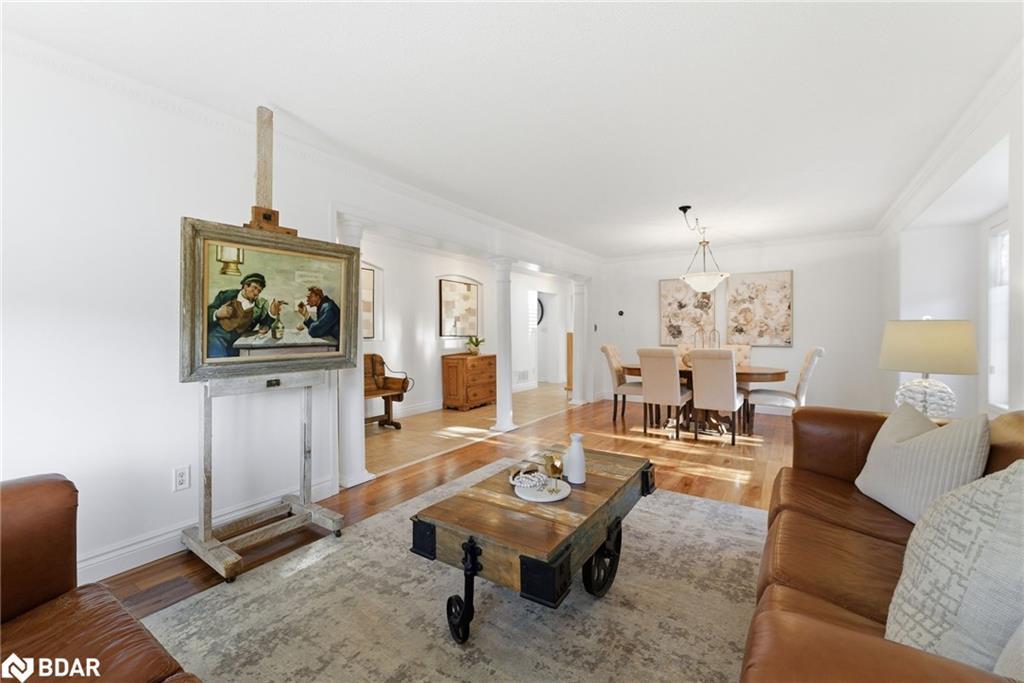 1667 Dempsey Crescent, Milton, ON - Indoor Photo Showing Living Room