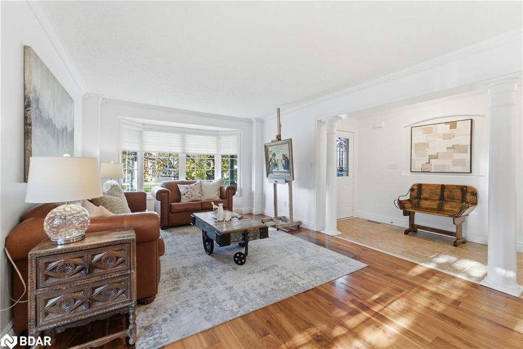 1667 Dempsey Crescent, Milton, ON - Indoor Photo Showing Living Room