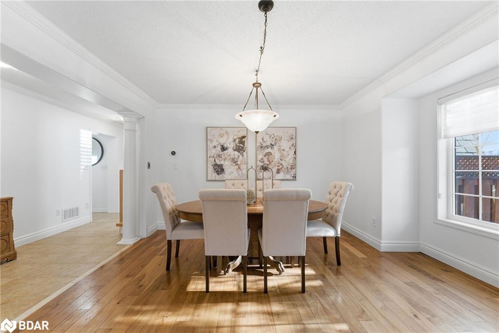 1667 Dempsey Crescent, Milton, ON - Indoor Photo Showing Dining Room