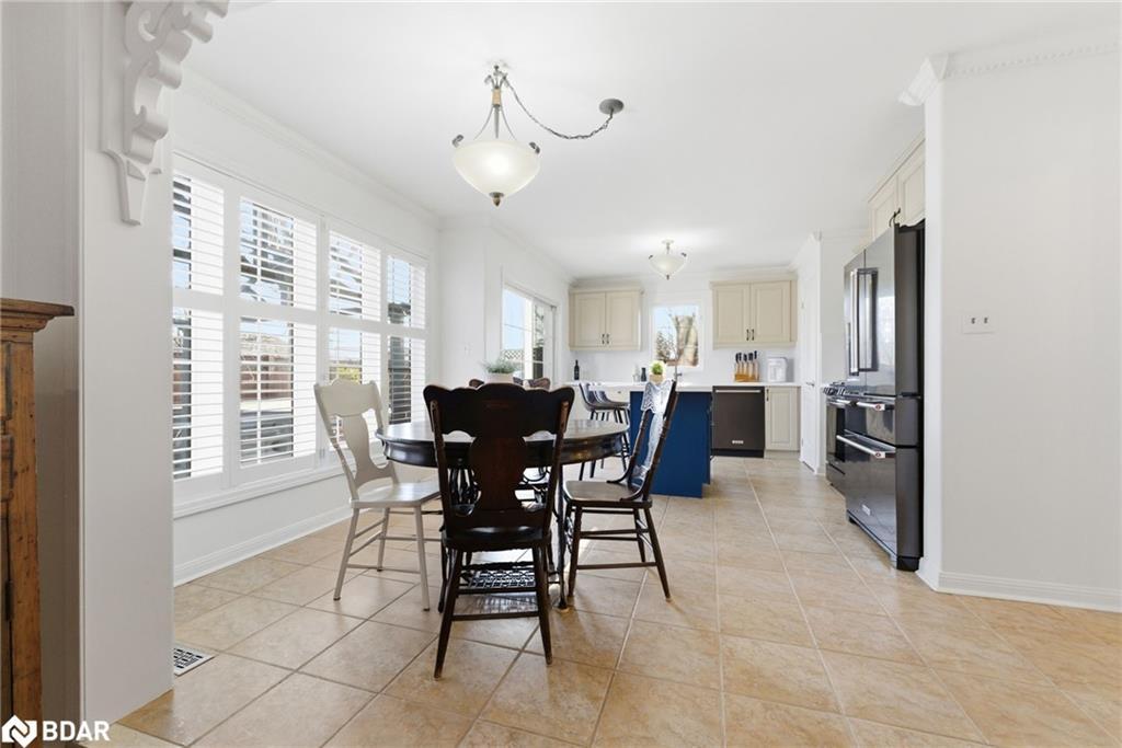 1667 Dempsey Crescent, Milton, ON - Indoor Photo Showing Dining Room