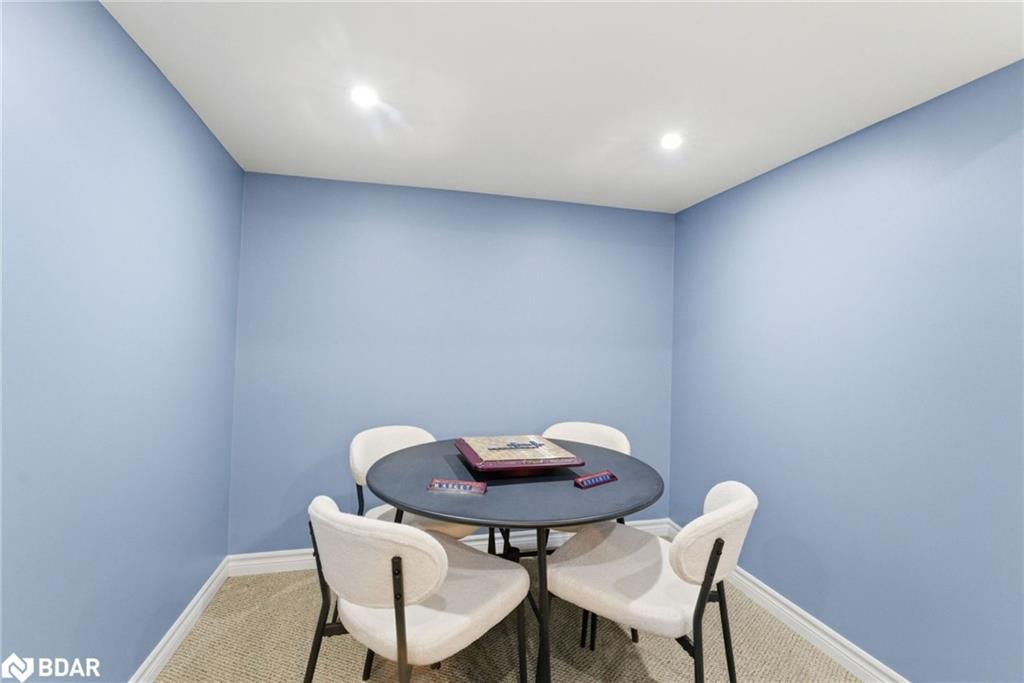 1667 Dempsey Crescent, Milton, ON - Indoor