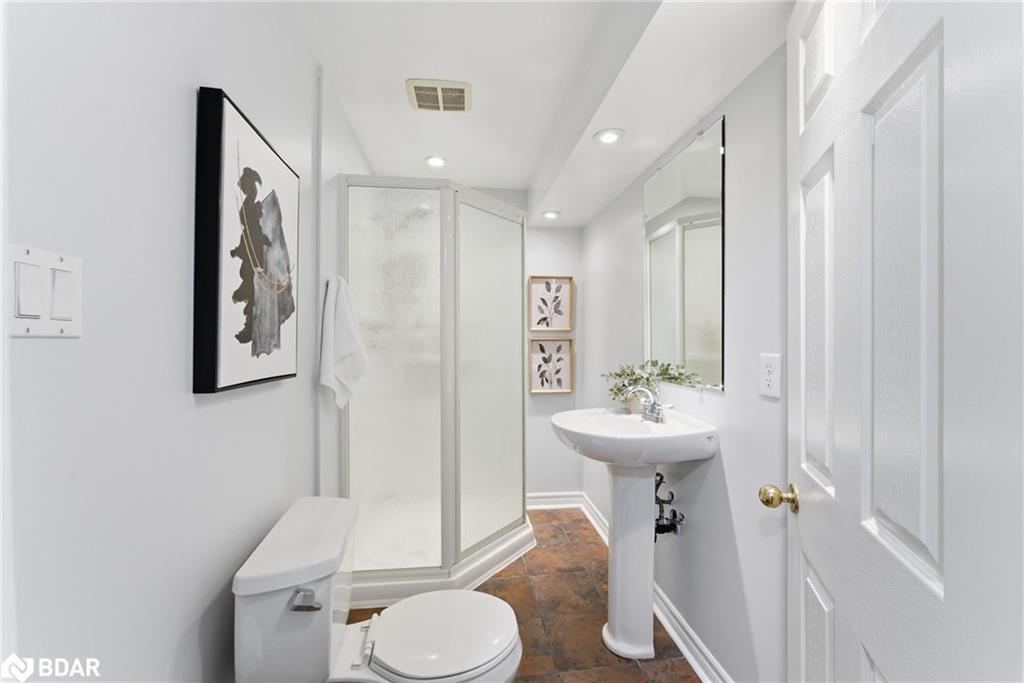 1667 Dempsey Crescent, Milton, ON - Indoor Photo Showing Bathroom