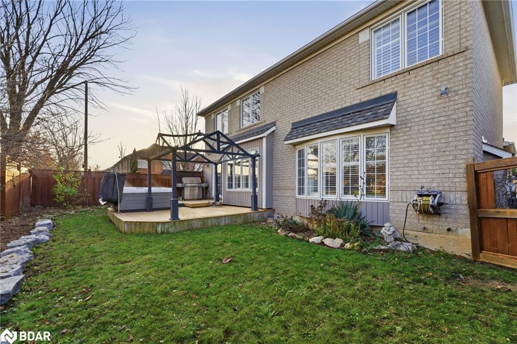 1667 Dempsey Crescent, Milton, ON - Outdoor