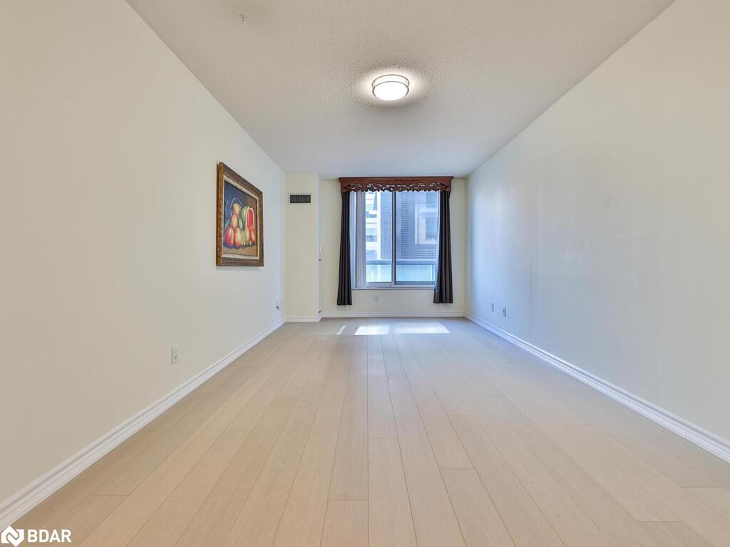 318-168 Simcoe Street, Toronto, ON - Indoor Photo Showing Other Room