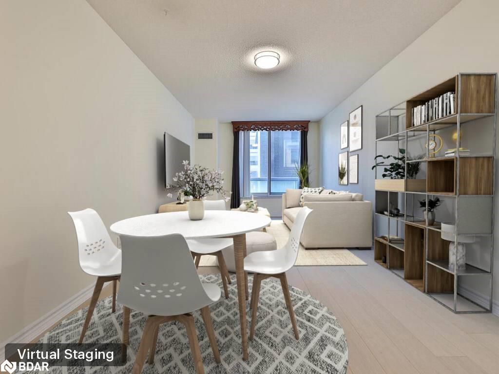 318-168 Simcoe Street, Toronto, ON - Indoor Photo Showing Dining Room