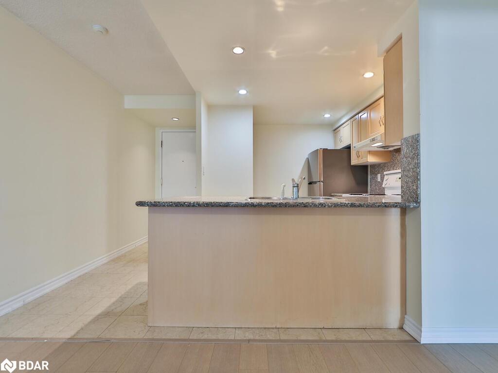 318-168 Simcoe Street, Toronto, ON - Indoor