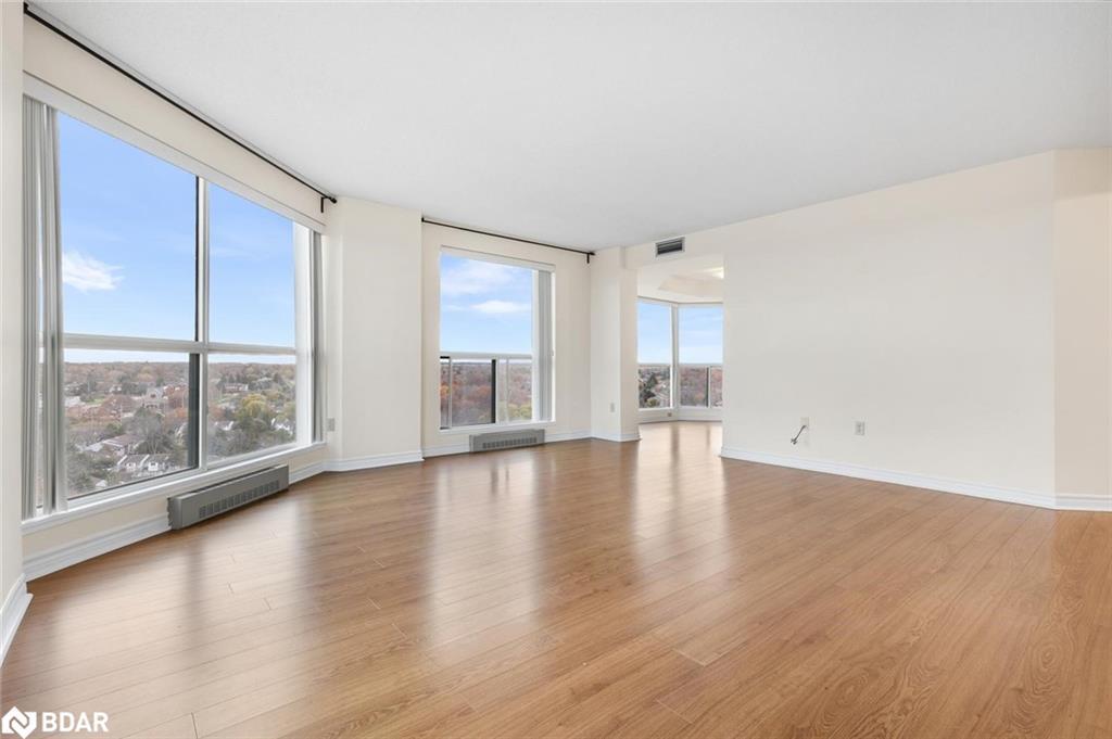 1604-2155 Burnhamthorpe Road W, Mississauga, ON - Indoor Photo Showing Living Room