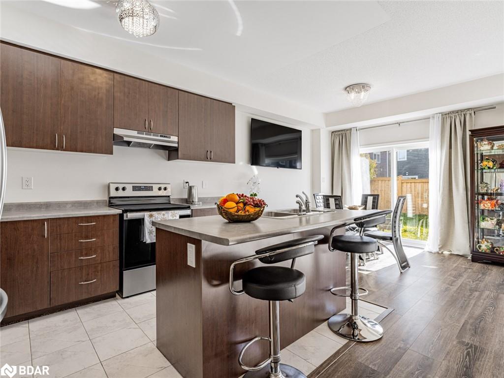 6 Bobolink Drive, Wasaga Beach, ON - Indoor Photo Showing Kitchen