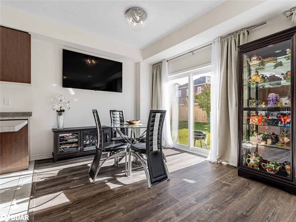 6 Bobolink Drive, Wasaga Beach, ON - Indoor Photo Showing Dining Room