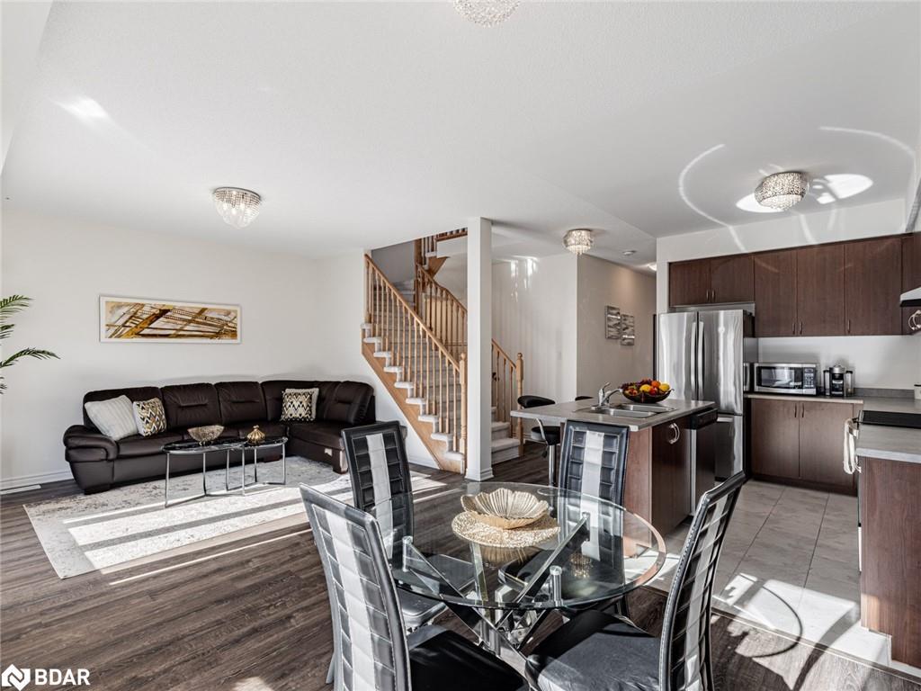 6 Bobolink Drive, Wasaga Beach, ON - Indoor Photo Showing Dining Room