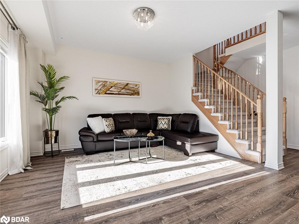 6 Bobolink Drive, Wasaga Beach, ON - Indoor Photo Showing Other Room