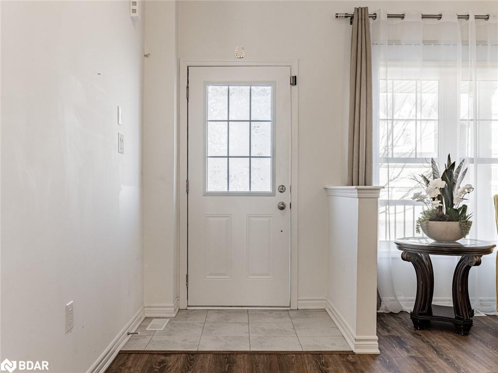 6 Bobolink Drive, Wasaga Beach, ON - Indoor Photo Showing Other Room